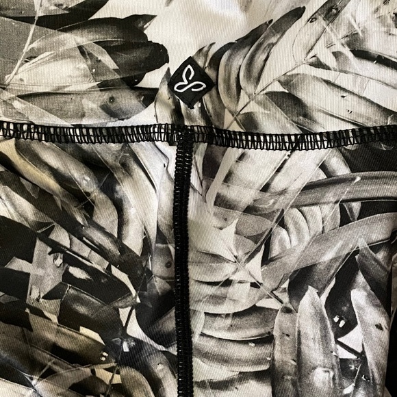 🆕 Prana Roxanne Capri legging palm leaves Small - Picture 7 of 8